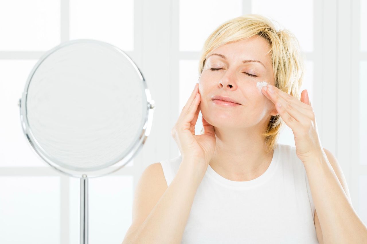 Co wywołuje trądzik różowaty? Przyczyny