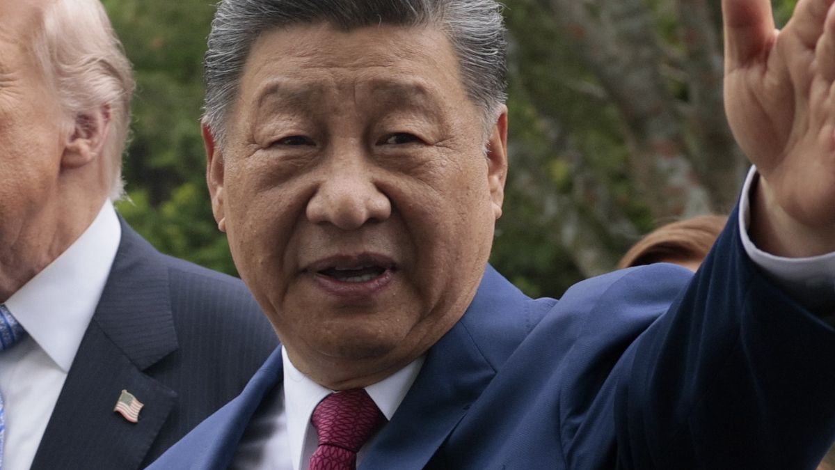 BEIJING, CHINA - MAY 15: U.S. President Donald Trump and Chinese President Xi Jinping tour Zhongnanhai Garden on May 15, 2026 in Beijing, China. Trump and other U.S. officials are finishing up a visit intended to address the Iran conflict, trade imbalances, and the Taiwan situation while establishing new bilateral boards for economic and AI oversight.  (Photo by Evan Vucci-Pool/Getty Images)
