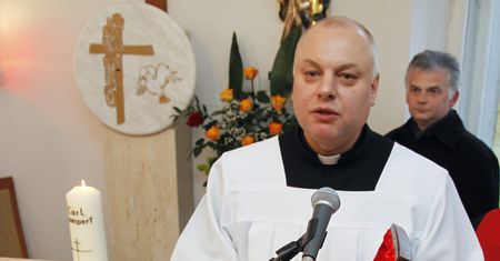 Teczka z aktami sprawy ks. Dymera odnaleziona. Powód zaginięcia zaskakuje
