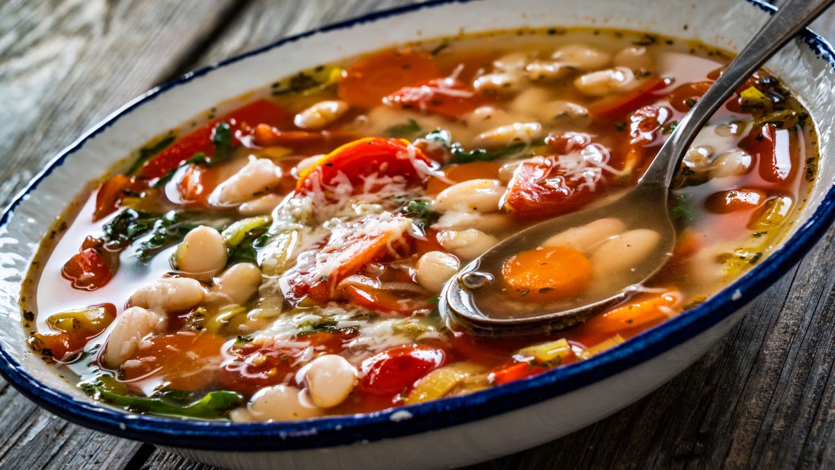Aromatyczna zupa minestrone