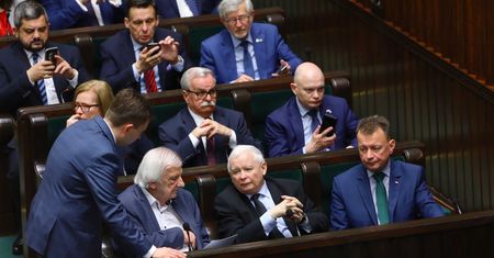 Najnowszy sondaż poparcia. PiS znów na prowadzeniu