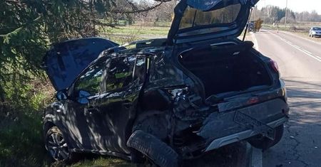 Tragiczny wypadek koło Piask. Zderzenie trzech samochodów, jedna osoba nie żyje