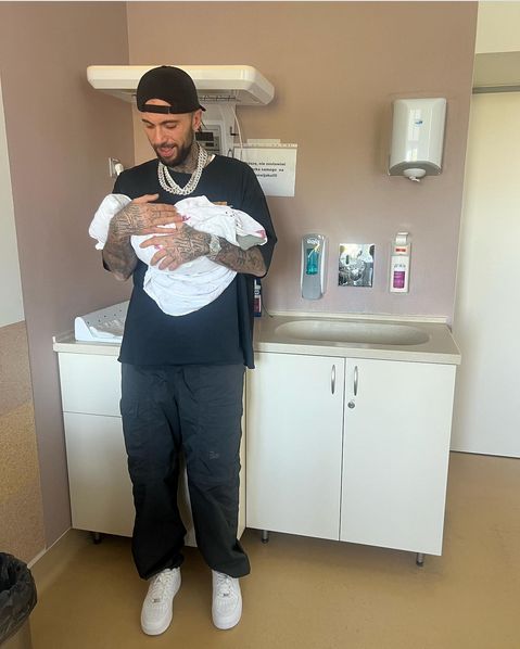 Malik Montana ZOSTAŁ OJCEM?! Podzielił się wymownym zdjęciem. "Miałem nie mówić, ale co tam" (FOTO)