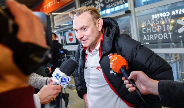 Reprezentacja Polski "przyłapana" na lotnisku 