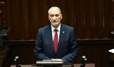 "Przestępcze działanie". Macierewicz oskarża Kosiniaka-Kamysza
