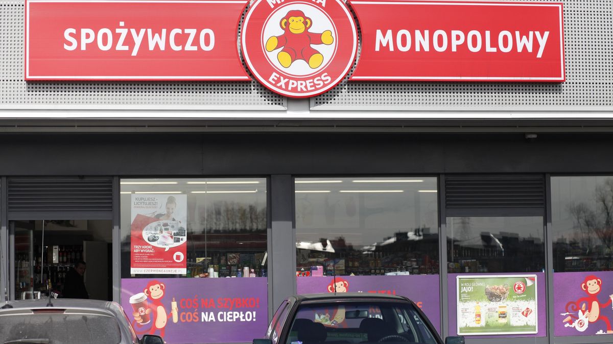 Mariusz Świtalski do dziś płaci za nieudany pomysł z siecią sklepów Małpka