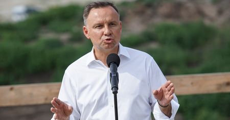 Andrzej Duda ma dwa konta na Instagramie. Nieoficjalne jest pełne niespodzianek
