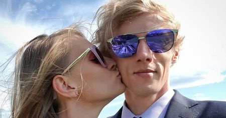 Wózek luksusowy. Kubacki kupił córce prawdziwe cacko