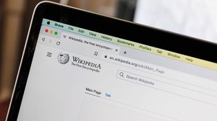 Wikipedia ma duży problem. Szefowa Wikimedia wskazuje winowajcę