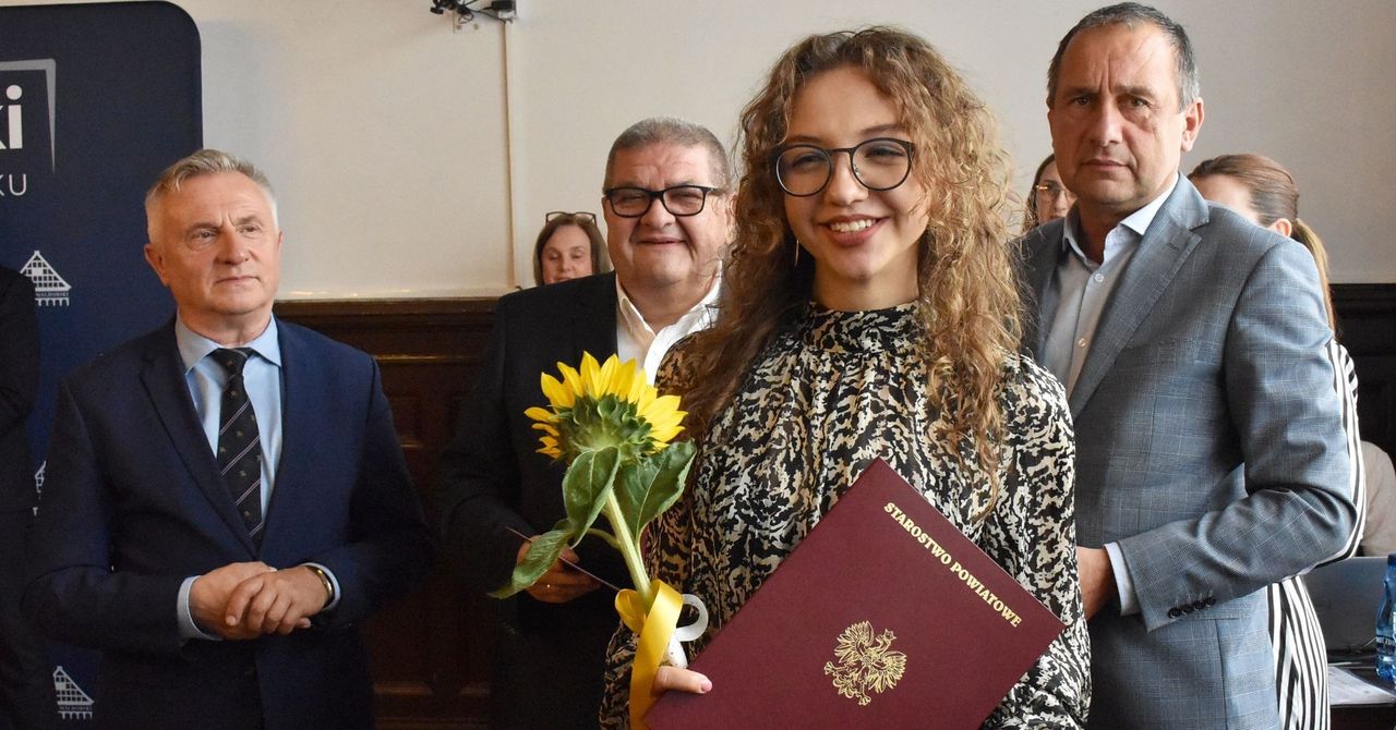 To najlepsi absolwenci 2025 szkół średnich w Malborku. Nagrody odebrali podczas sesji
