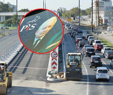 Baner z Kaczyńskim zablokował drogę. "Auto zawisło w powietrzu"