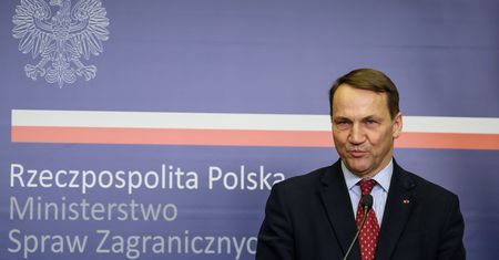 Putin uderzył w Polskę. Jest zdecydowana odpowiedź Sikorskiego