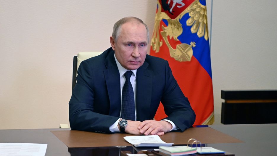 epa09799486 Russian President Vladimir Putin chairs a meeting with members of the Russian Security Council via teleconference call at the Novo-Ogaryovo state residence outside Moscow, Russia, 03 March 2022. Russian troops entered Ukraine on 24 February prompting the country's president to declare martial law and triggering a series of severe economic sanctions imposed by Western countries on Russia.  EPA/ANDREY GORSHKOV / KREMLIN POOL/SPUTNIK MANDATORY CREDIT Dostawca: PAP/EPA.