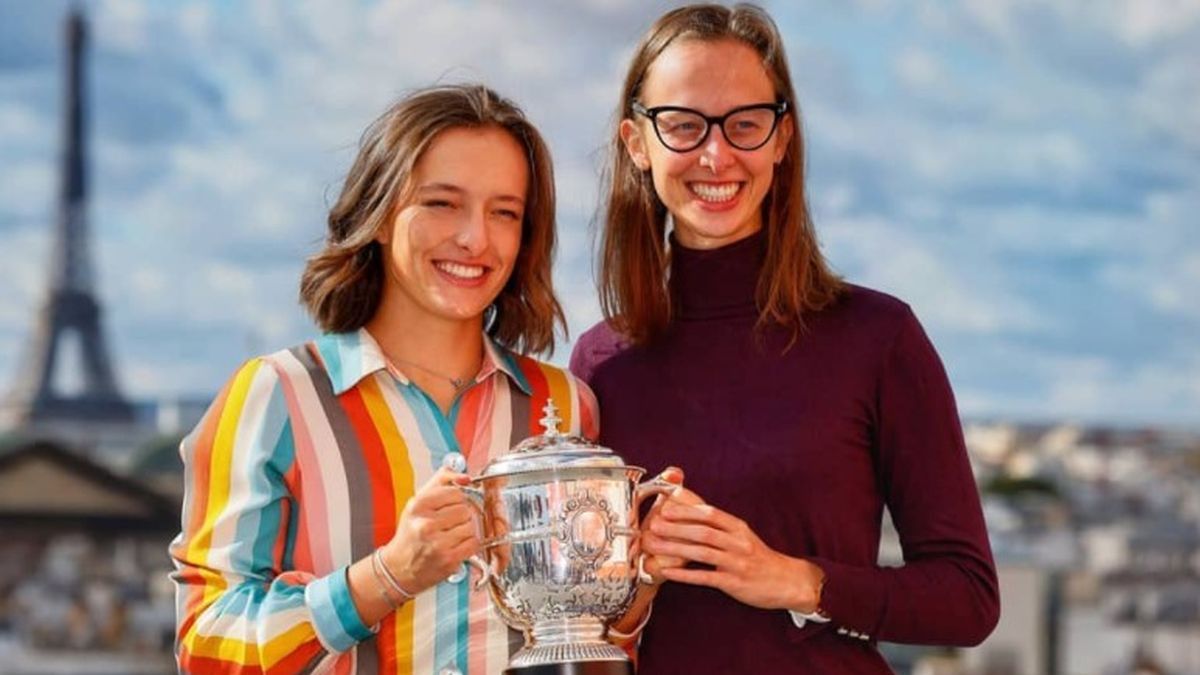 Iga Świątek z siostrą Agatą