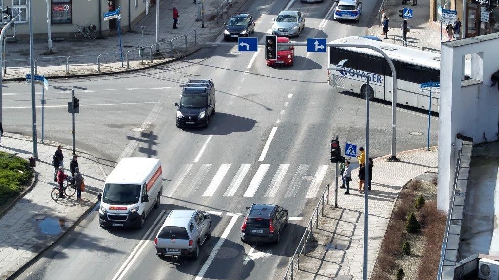 Znak B-23 "zakaz zawracania" nie zawsze jest potrzebny. Są jeszcze inne zasady