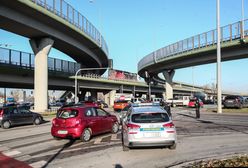 Wypadek autobusu na Sadybie. Ulica zablokowana
