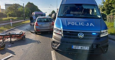 Motocyklista zderzył się z radiowozem. Mężczyzna nie żyje