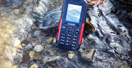 StrongPhone X3: wytrzymały telefon dual SIM