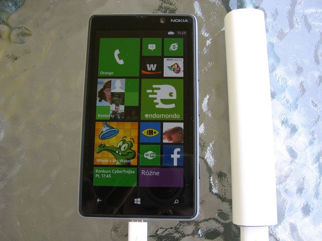 Nokia Lumia 820