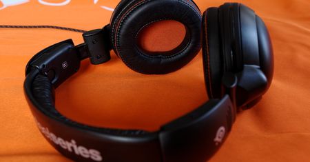 SteelSeries 5Hv3 — słuchawki gamingowe do grania w samotności