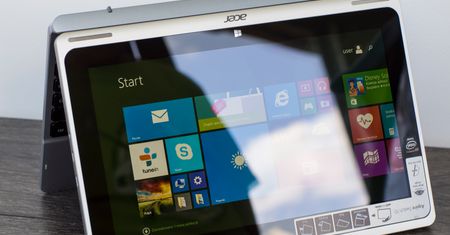 Acer Switch 10: test taniej hybrydy, którą ustawimy w nietypowych pozycjach