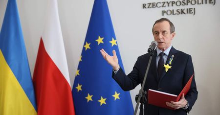 Marszałek Senatu Tomasz Grodzki zostaje na stanowisku.