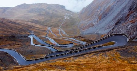 Przełęcz Stelvio - najbardziej kręta droga Europy