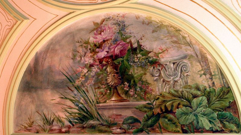 Jadwiga P. mieszkała w lokalu, w którym odkryto zabytkowe polichromie i stiuki.