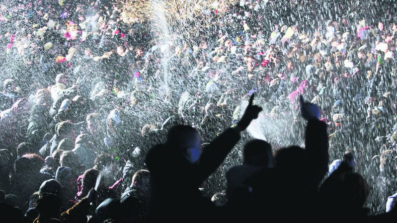 Sylwester na Rynku w Krakowie to zawsze szampańska zabawa. Dla tysięcy gości