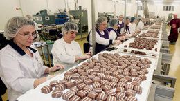Linia produkcyjna w fabryce czekolady Cadbury w Bielanach Wrocławskich