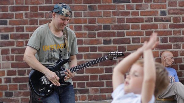 Robert Pieculewicz na Rynku gra od wielu lat