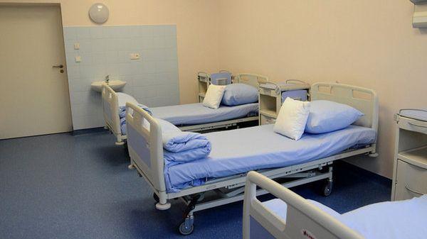 Łóżka za 50 tys. zł na oddziale położnictwa czekają na pacjentki już od czterech miesięcy