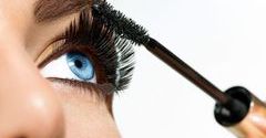 Jak krok po kroku wykonać makijaż smoky eye?
