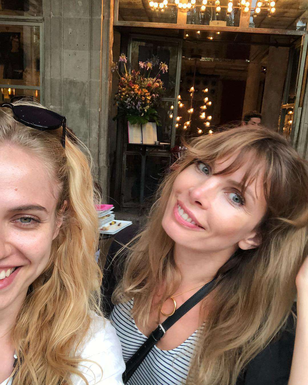 Agnieszka Dygant z młodszą siostrą w Barcelonie