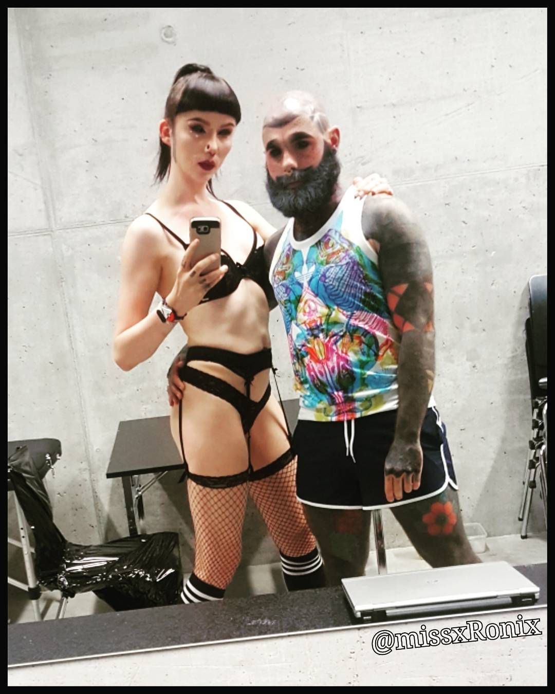 Veronica - "Miss xRonix" Blades od 16 roku życia zmienia swoje ciało