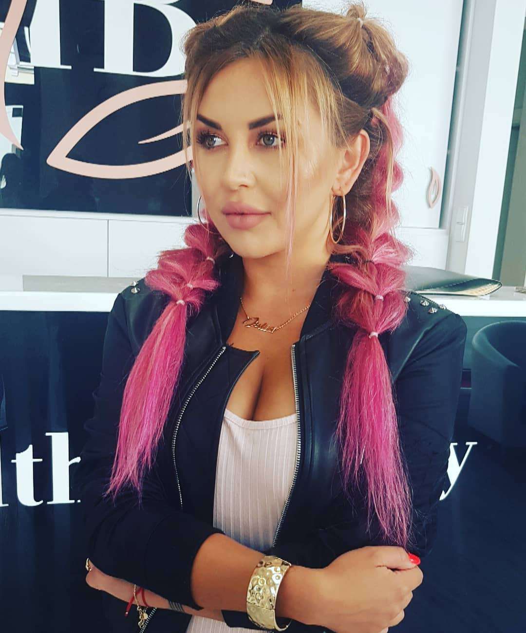 Julia Jaroszewska wygląda jak Małgorzata Rozenek