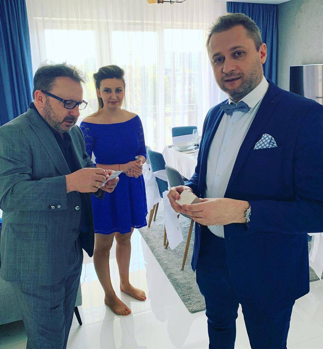 Monika Zamachowska i Zbigniew Zamachowski na ślubie przyjaciół