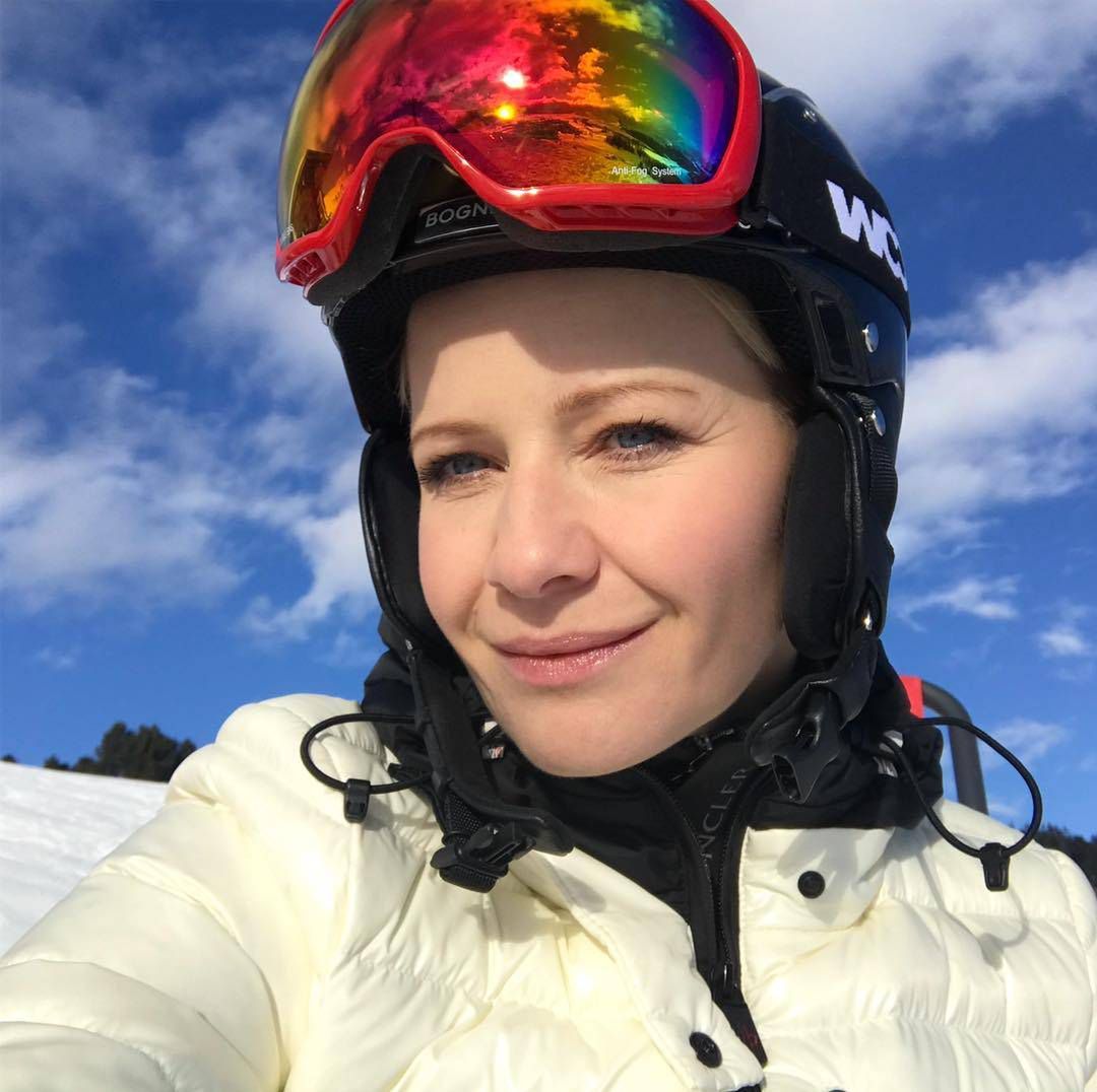 Małgorzata Kożuchowska na stoku narciarskim