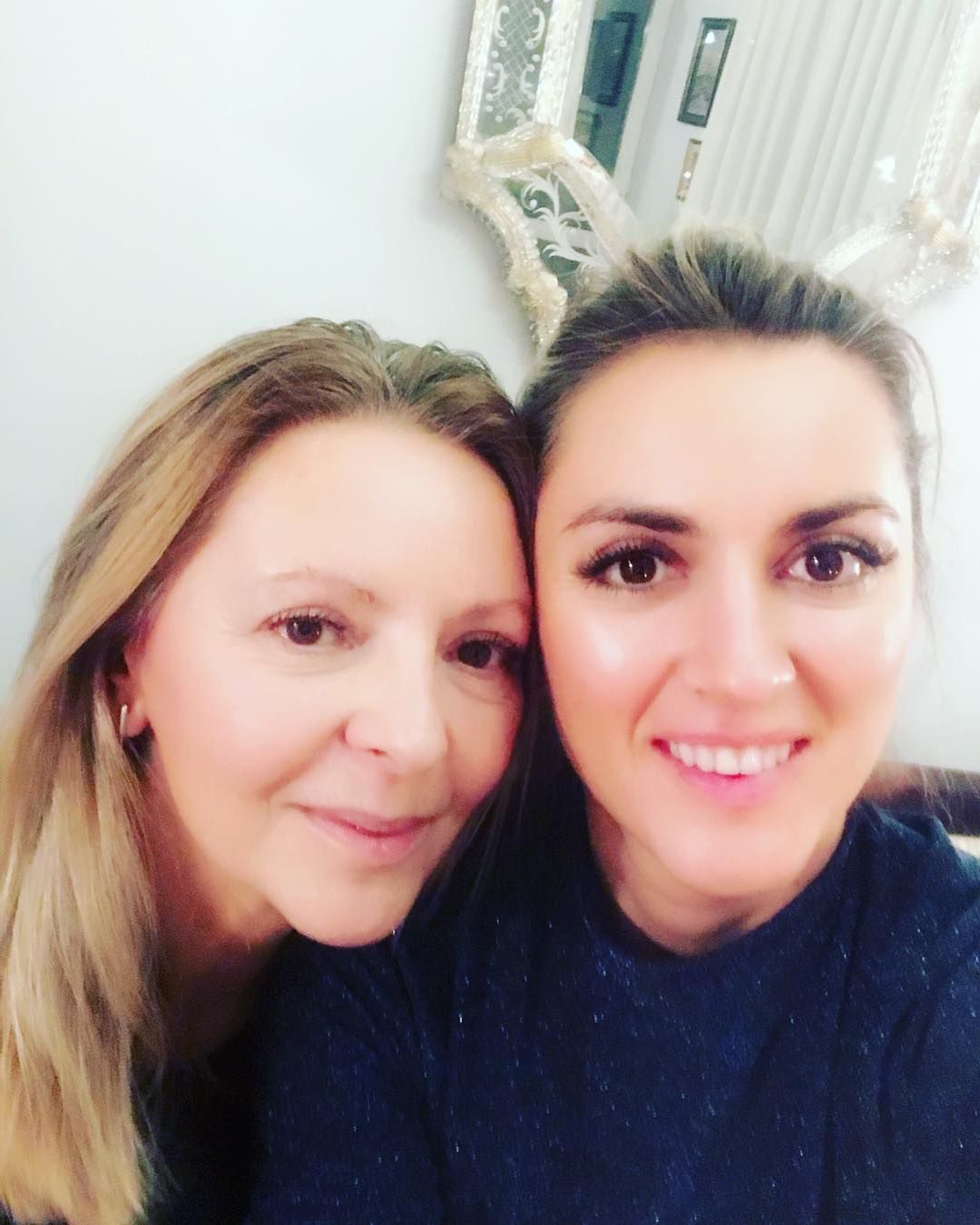 Karolina Szostak z mamą w Boże Narodzenie