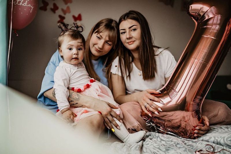 Karolina i Ania z Rainbowfamily zbliżyły się do siebie podczas nagrań hitu TVP