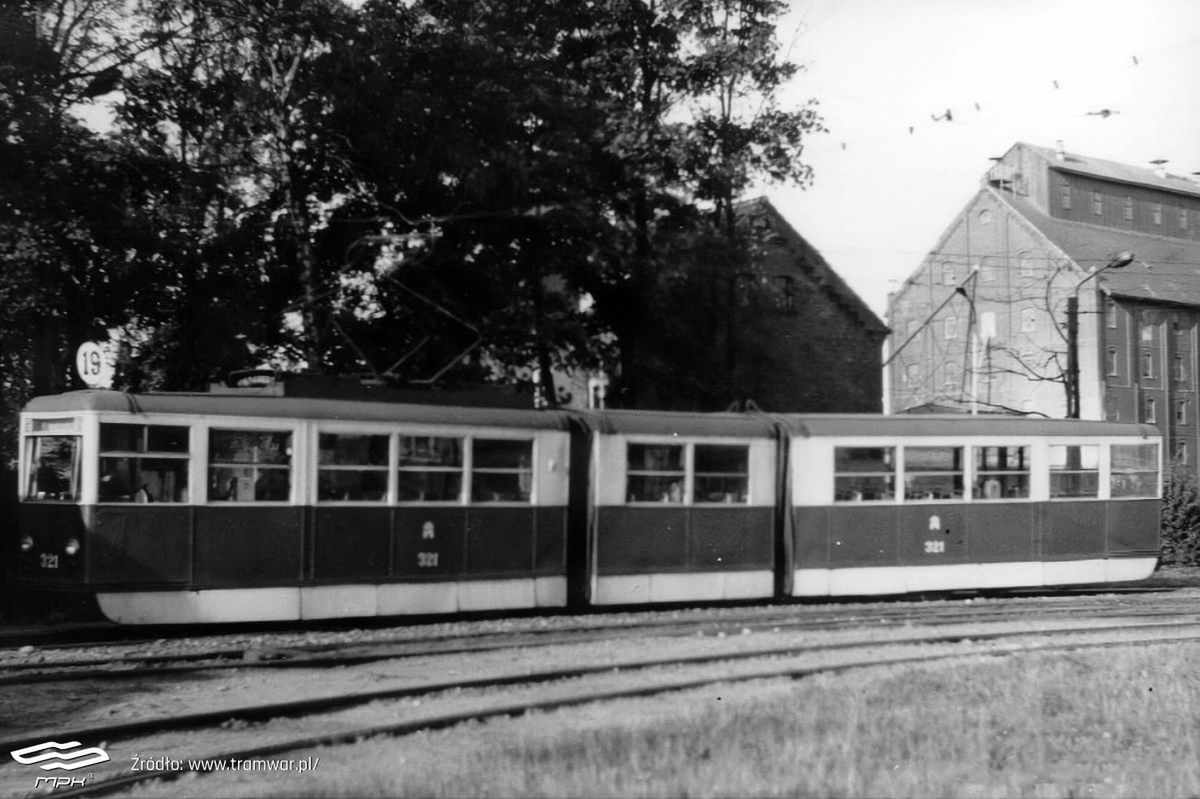 Ponad 50 lat temu w Poznaniu pojawiły się pierwsze tramwaje przegubowe. Jeździły zaledwie 4 lata