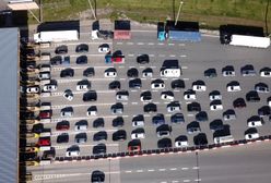 Długi weekend. Polacy tłumnie ruszyli nad morze. Hotele pękają w szwach, policja ostrzega