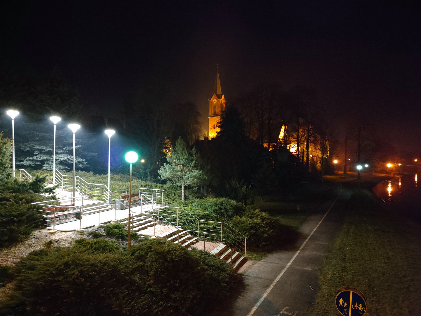 Test najtańszego smartfonu z aparatem 108 Mpix. realme 8 Pro spełnia swoje obietnice 64