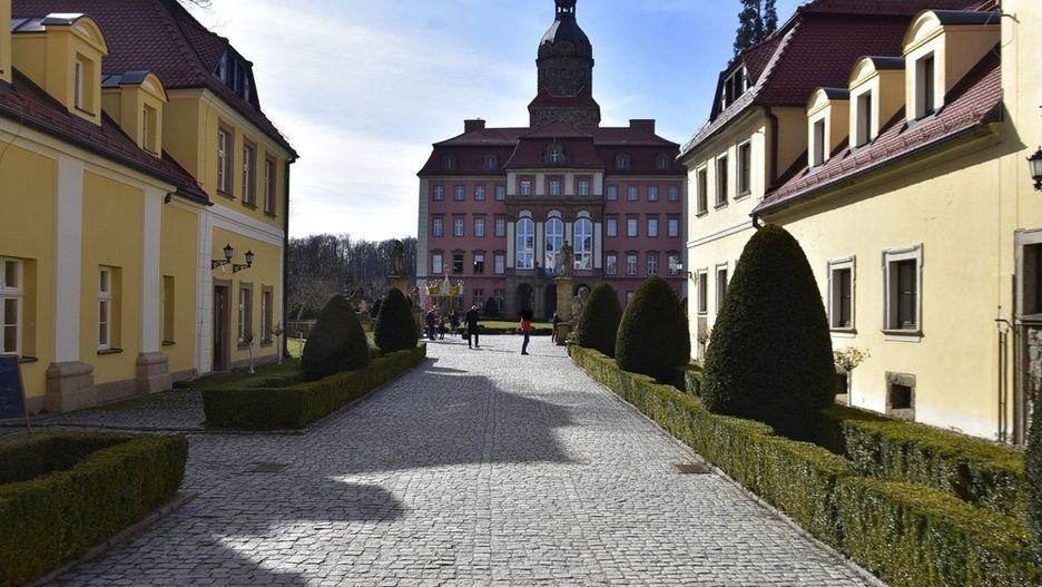 Już w dniach 4 - 5 października (sobota, niedziela), na Zamku Książ w Wałbrzychu &#34;Weekend Seniora z Kulturą&#34;.