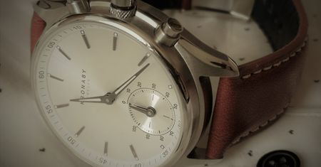 Test zegarka hybrydowego Kronaby Sekel A1000-0713. Mariaż nowoczesnej technologii z elegancją