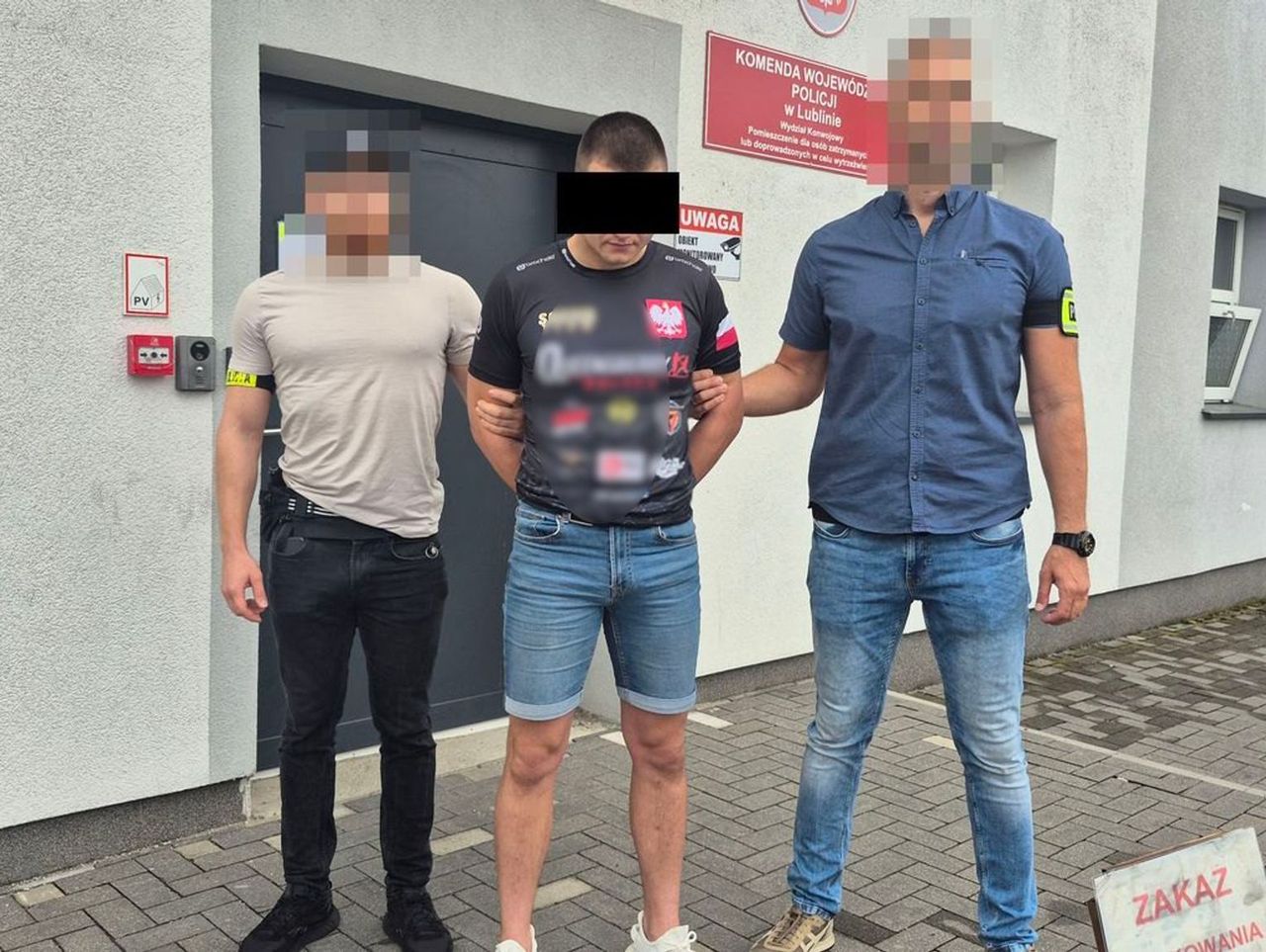Lublin: 21-latek wynajął garaż pod magazyn narkotyków. W szafkach ukrył 13 kg mefedronu