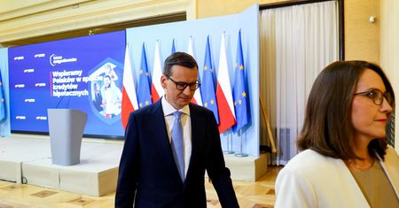 "Covidowa przykrywka". Tak rząd wydaje pieniądze