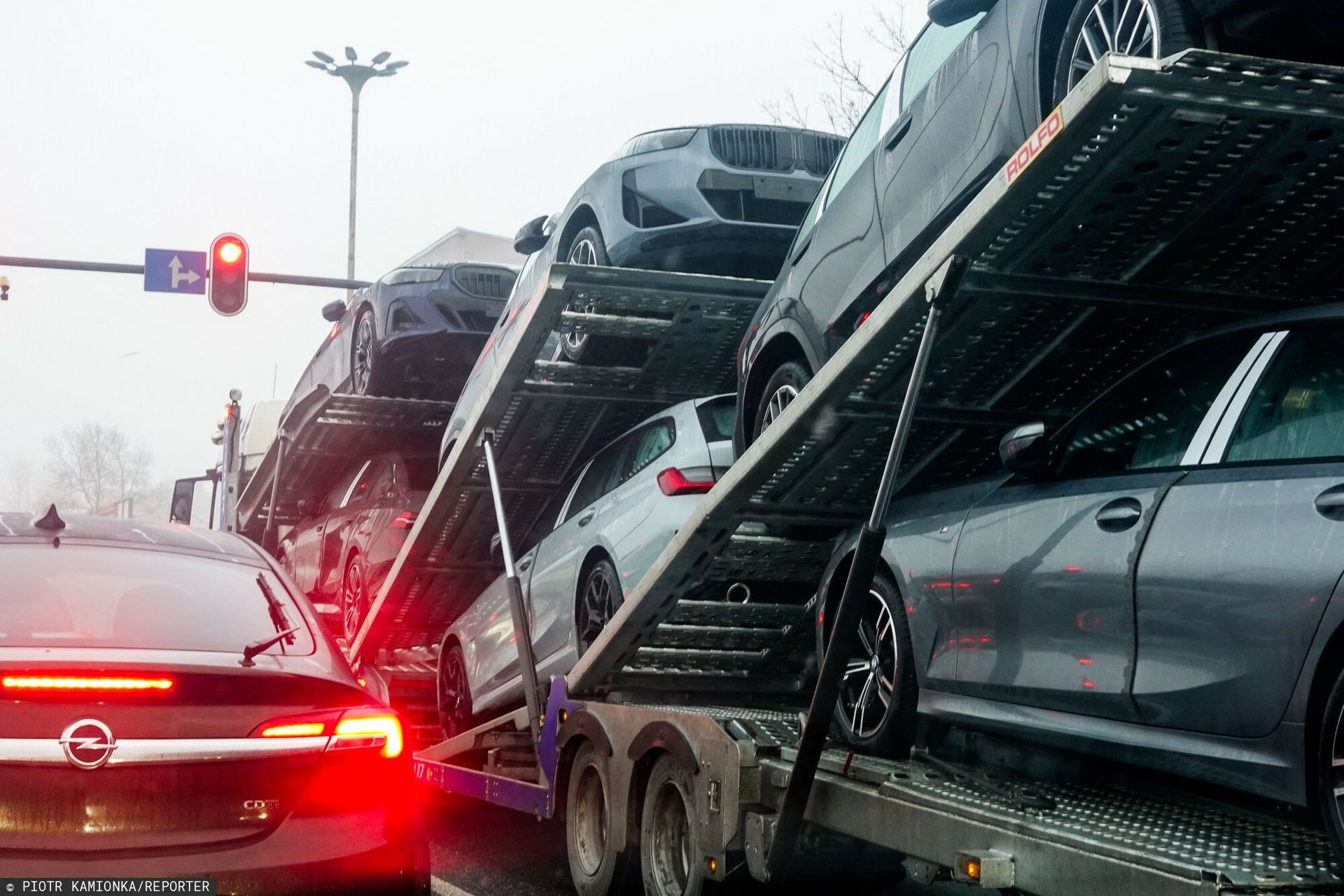 Nowe limity gotówki na zakup aut od 2027. UE zmienia zasady