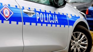 Radzionków: 13-latek wjechał hulajnogą w Nissana
