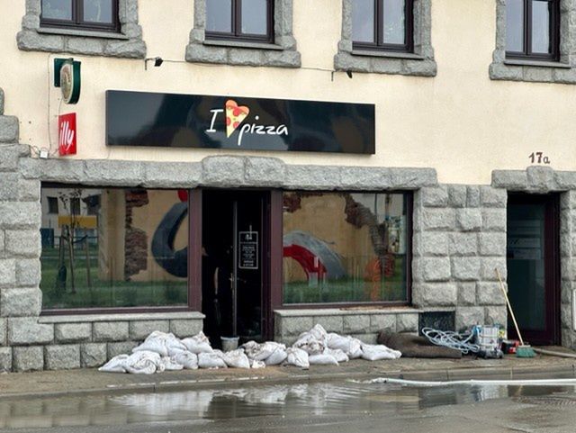 W Jeleniej Górze trwa sprzątanie po wielkiej wodzie i liczenie s